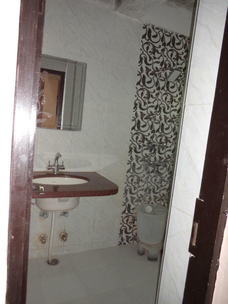 Hotel Gem Palace ชัยปุระ ภายนอก รูปภาพ